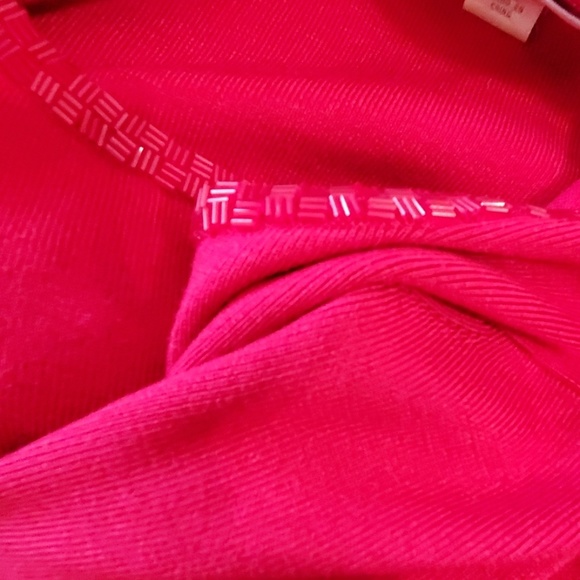 Petite Sophisticate•Rich red top/sweater•beads - Picture 8 of 8